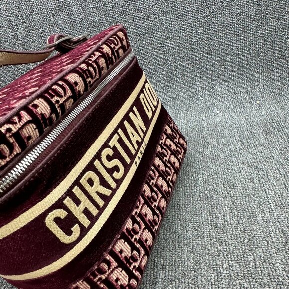 100% Authentic Christian Dior Vanity Case - Picture 3 of 15